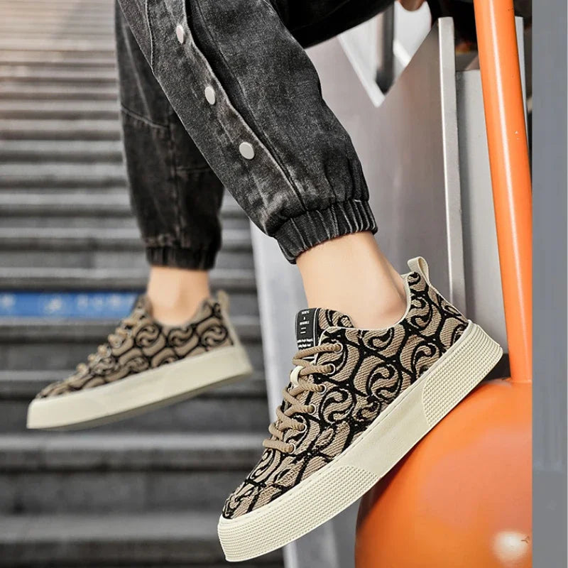 CARLDROSS Canvas Low-Top Sneaker